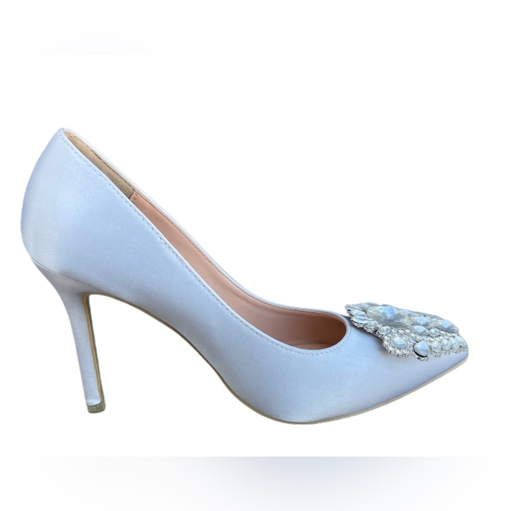 Elegant Satin bridal pumps Rhinestone pointed shoes. || Size 38 or US 7